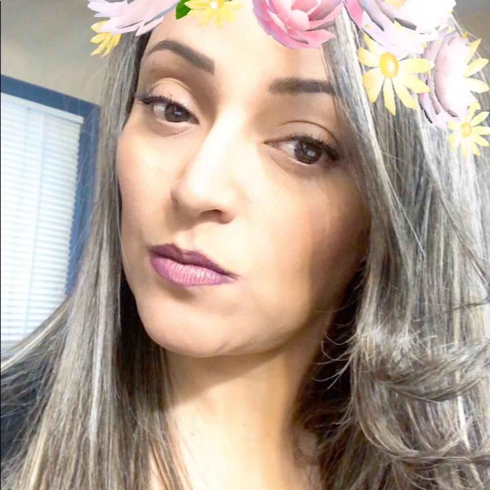 Meet your Posher, Ana